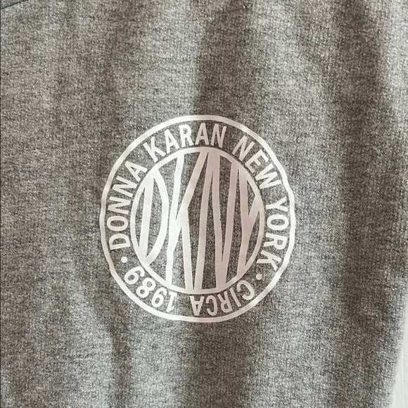 DKNY Gray Sleeveless Hoodie for Kids - Picture 2 of 4